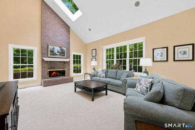 4 Whitewood Road, Newtown, CT 06470