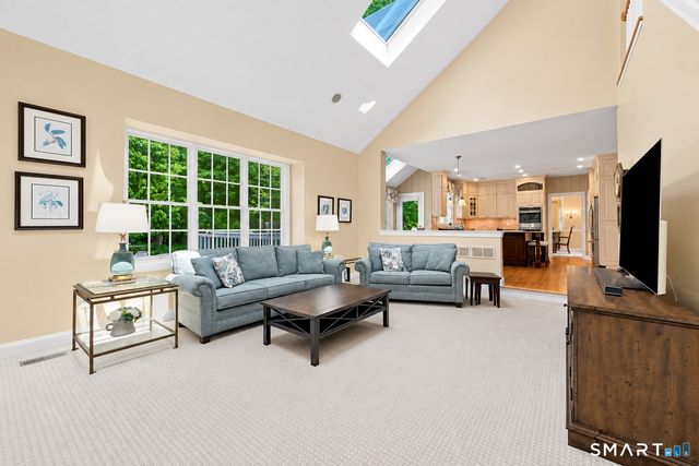 4 Whitewood Road, Newtown, CT 06470