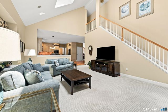 4 Whitewood Road, Newtown, CT 06470