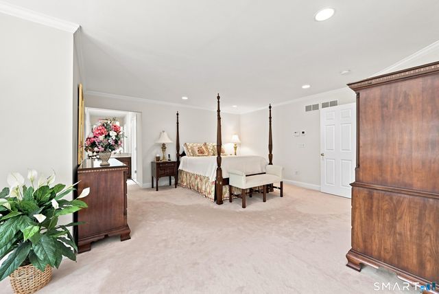 4 Whitewood Road, Newtown, CT 06470