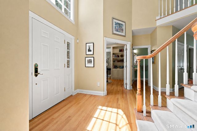 4 Whitewood Road, Newtown, CT 06470