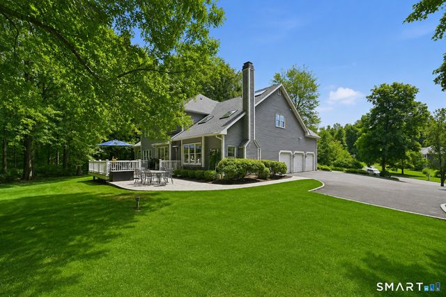 4 Whitewood Road, Newtown, CT 06470