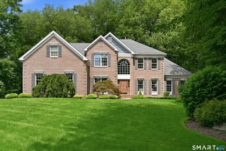 4 Whitewood Road, Newtown, CT 06470
