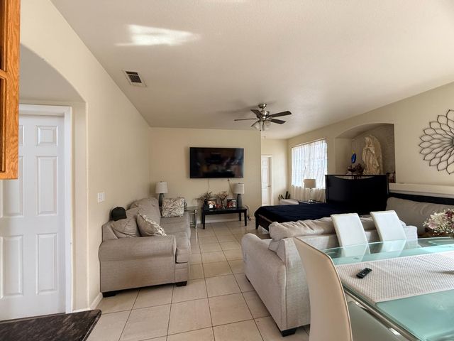 2036 Picasso Way, Stockton, CA 95206