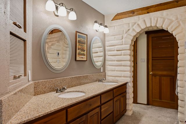 14 Sage Hill Drive, Placitas, NM 87043