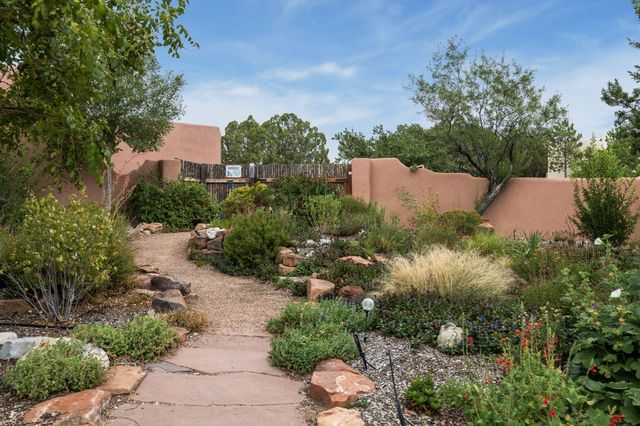 14 Sage Hill Drive, Placitas, NM 87043