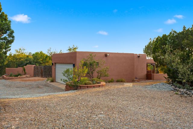 14 Sage Hill Drive, Placitas, NM 87043