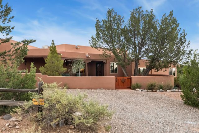 14 Sage Hill Drive, Placitas, NM 87043