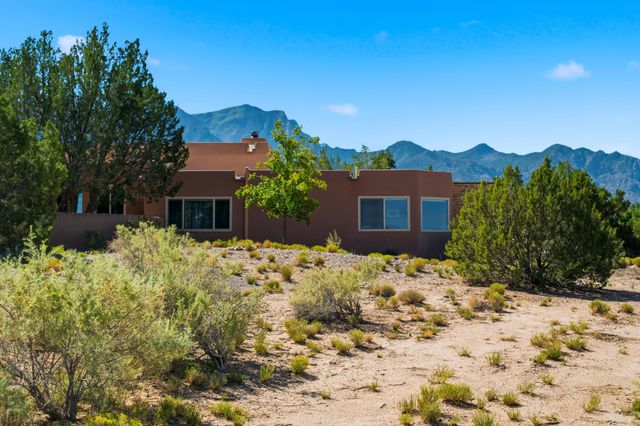 14 Sage Hill Drive, Placitas, NM 87043