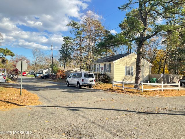 1400 9th Avenue, Toms River, NJ 08757