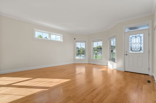 2 Westbrook St 2-1, Boston, MA 02128