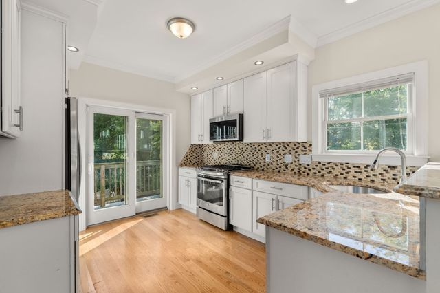 2 Westbrook St 2-1, Boston, MA 02128