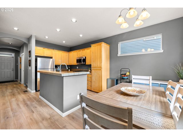 1079 Se PORTLANDIA Ave, Hillsboro, OR 97123