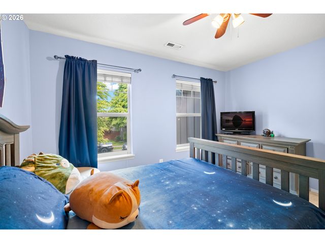 1079 Se PORTLANDIA Ave, Hillsboro, OR 97123