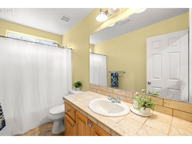 1079 Se PORTLANDIA Ave, Hillsboro, OR 97123