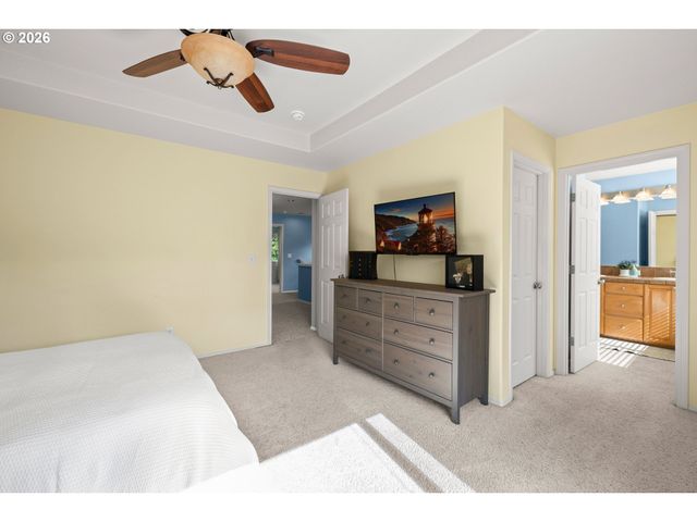 1079 Se PORTLANDIA Ave, Hillsboro, OR 97123