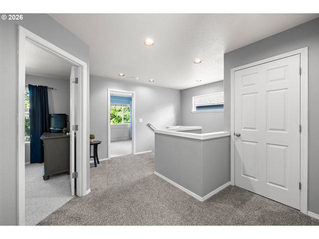 1079 Se PORTLANDIA Ave, Hillsboro, OR 97123