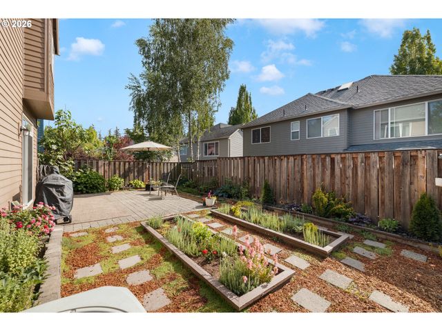 1079 Se PORTLANDIA Ave, Hillsboro, OR 97123
