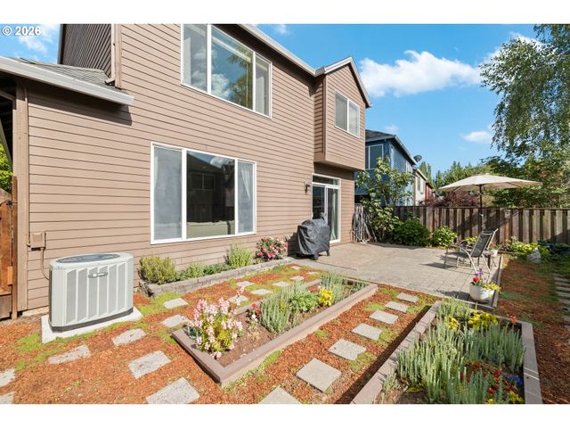 1079 Se PORTLANDIA Ave, Hillsboro, OR 97123
