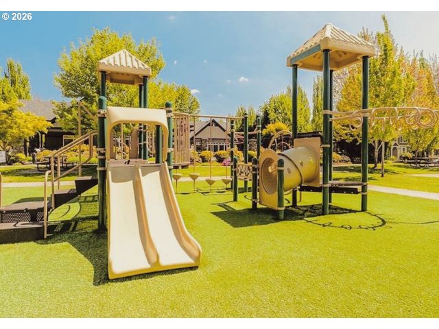 1079 Se PORTLANDIA Ave, Hillsboro, OR 97123