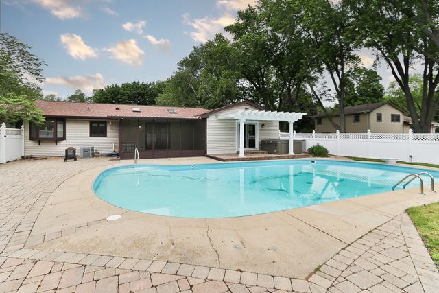 5019 Burman Drive, Crystal Lake, IL 60014