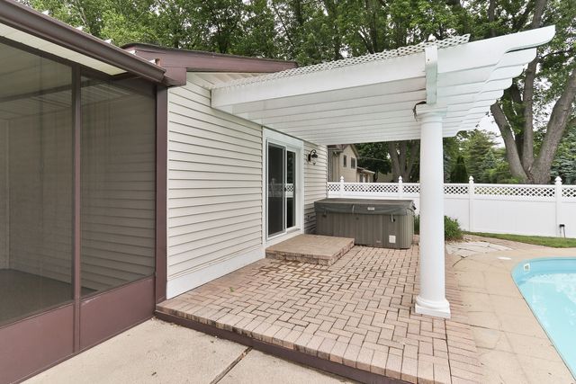 5019 Burman Drive, Crystal Lake, IL 60014