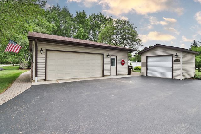 5019 Burman Drive, Crystal Lake, IL 60014