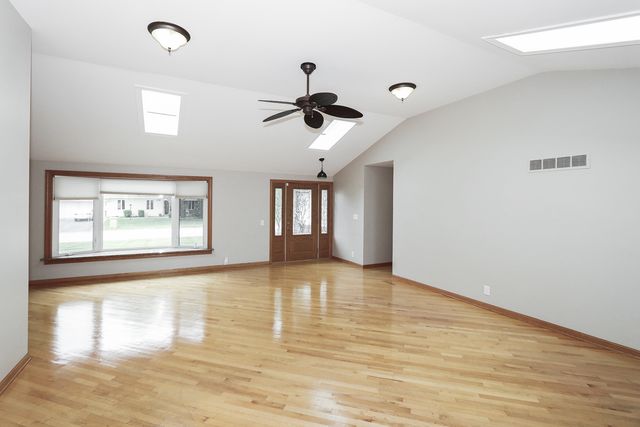 5019 Burman Drive, Crystal Lake, IL 60014