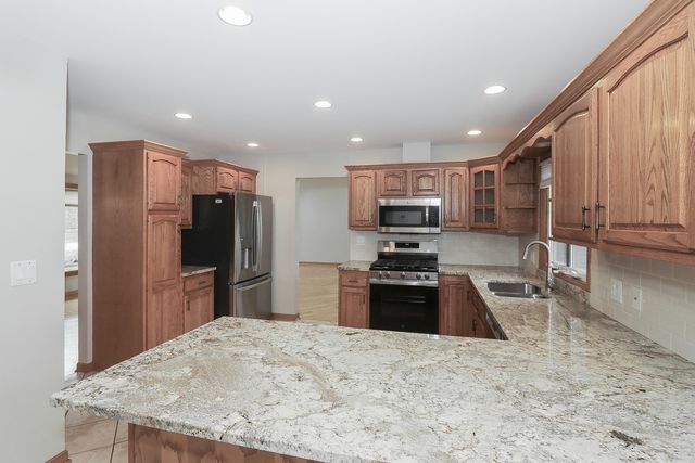 5019 Burman Drive, Crystal Lake, IL 60014