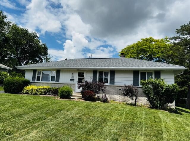 N92W17274 Forest DRIVE, Menomonee Falls, WI 53051