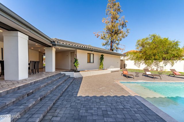 3301 E ROVEY Avenue, Paradise Valley, AZ 85253