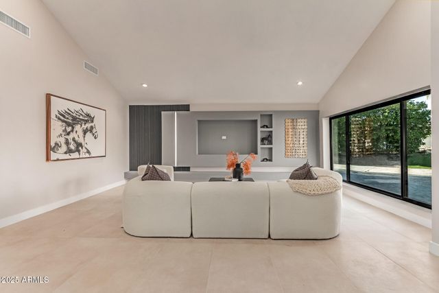 3301 E ROVEY Avenue, Paradise Valley, AZ 85253