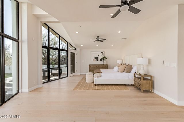 3301 E ROVEY Avenue, Paradise Valley, AZ 85253