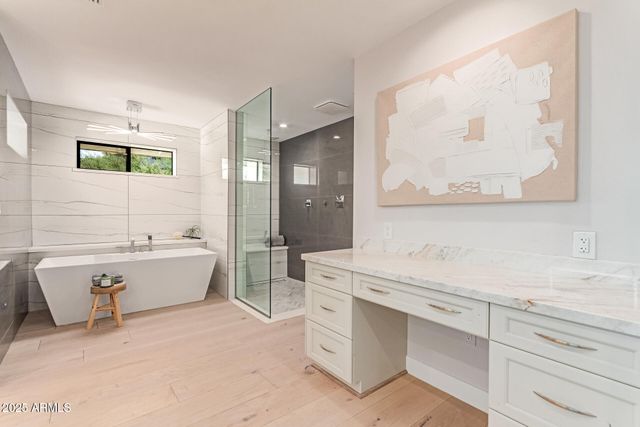 3301 E ROVEY Avenue, Paradise Valley, AZ 85253