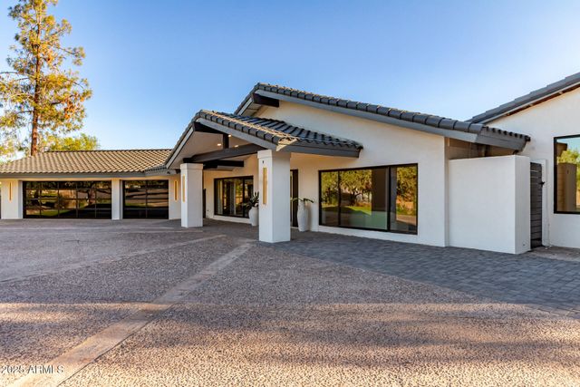 3301 E ROVEY Avenue, Paradise Valley, AZ 85253