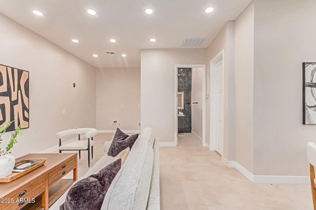 3301 E ROVEY Avenue, Paradise Valley, AZ 85253