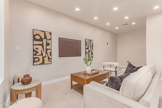 3301 E ROVEY Avenue, Paradise Valley, AZ 85253