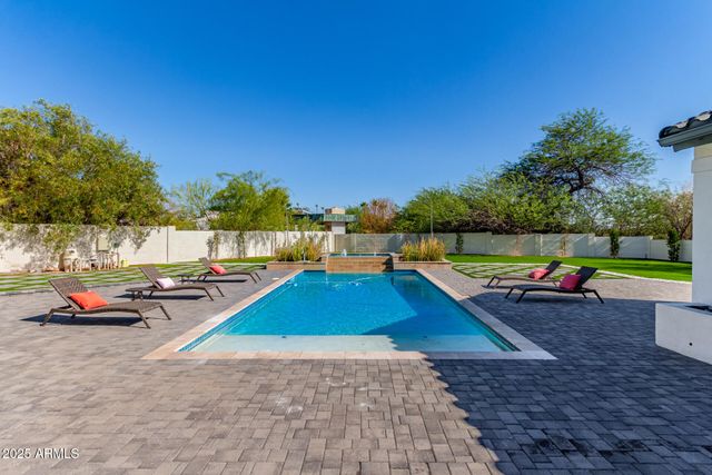 3301 E ROVEY Avenue, Paradise Valley, AZ 85253