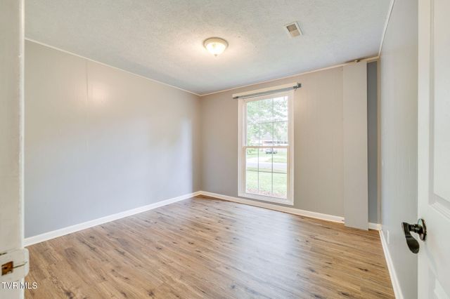 319 Sewanee Avenue -, Kingsport, TN 37660