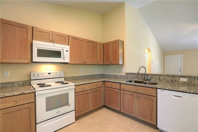 8476 104th Avenue, Vero Beach, FL 32967