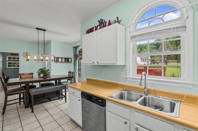 701 Diana Drive, Thomasville, NC 27360