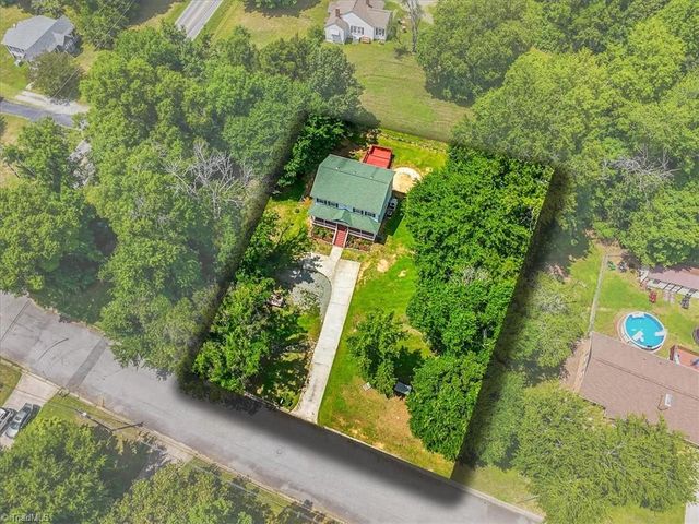701 Diana Drive, Thomasville, NC 27360