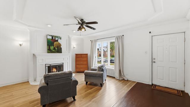 9427 S Saint Louis Avenue, Evergreen Park, IL 60805