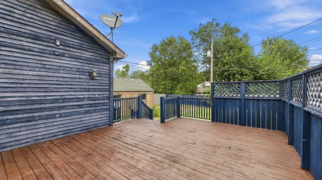 9427 S Saint Louis Avenue, Evergreen Park, IL 60805