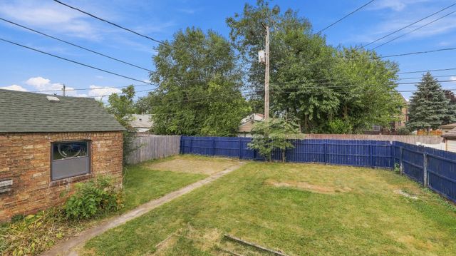 9427 S Saint Louis Avenue, Evergreen Park, IL 60805