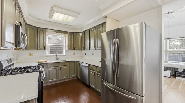 9427 S Saint Louis Avenue, Evergreen Park, IL 60805