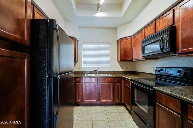 750 E NORTHERN Avenue 1113, Phoenix, AZ 85020