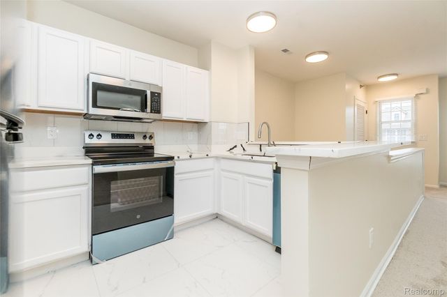 25540 Saint James, Southfield, MI 48075