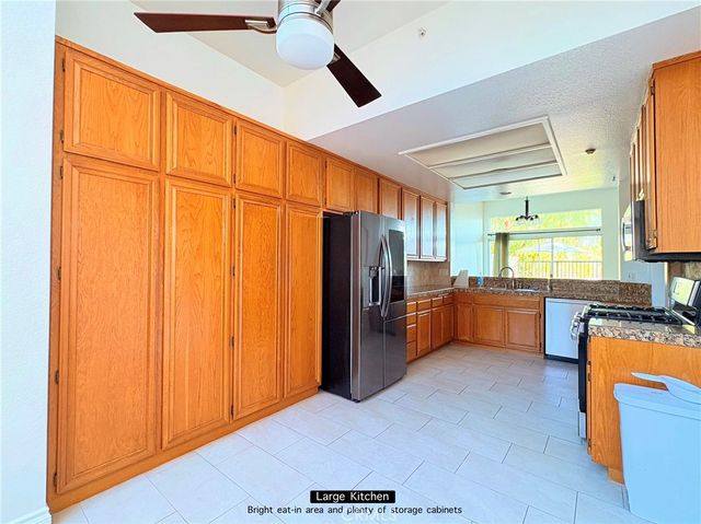 620 Ivywood F, Simi Valley, CA 93065