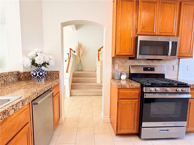 620 Ivywood F, Simi Valley, CA 93065